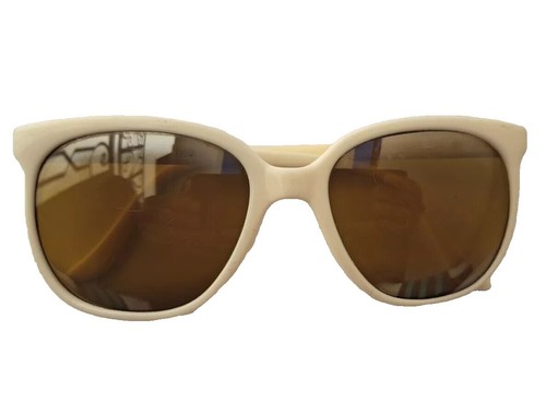 Iconic Indie 90s Pin-Up Style Authentic Vintage Cat Eye