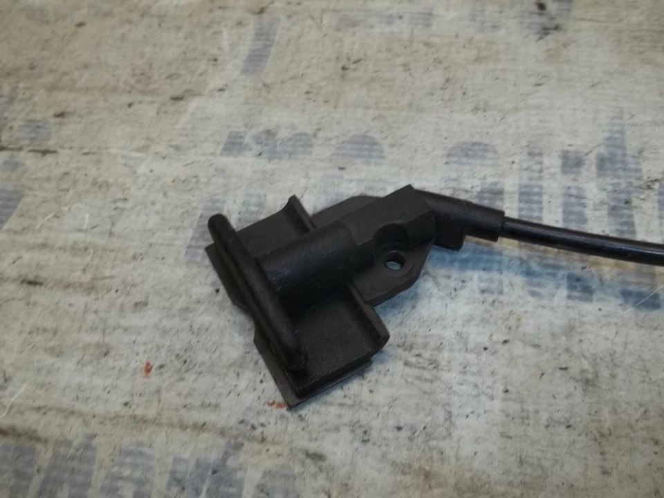 CADILLAC CATERA 1997-2001 OEM BLOQUEO TRASERO MALETERO PESTILLO LIBERACIÓN MONTAJE ACTUADOR Foto 4 de 4