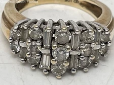 Gold With Diamonds Ring Size 5 (Stamped 10K- Tested 9.74KT) Weight 4.5g