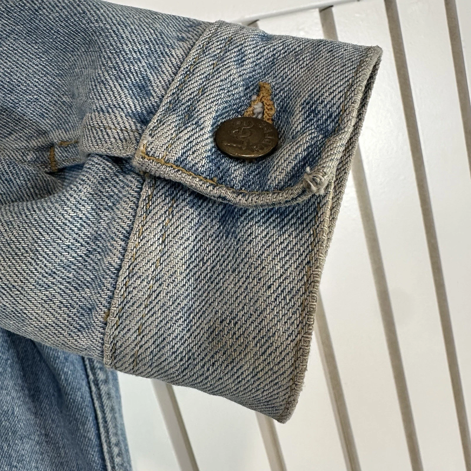 Vintage Lee Hard Rock Cafe Los Angeles Denim Jacket USA 90s Guitar Pins  Medium image 12