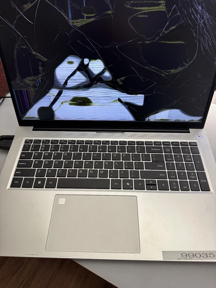 Gateway GWNR5L1746 17.3" AMD Ryzen 5 5500U 24GB RAM 256GB SSD Windows 11 4 Parts - Image 2 of 4