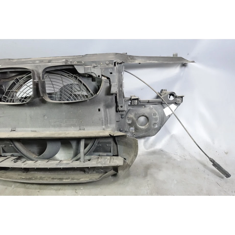 01-05 BMW E46 M3 Coupe suporte de radiador dianteiro com ventilador empurrador e travas de capô fabricante de equipamento original - Imagem 4 de 4