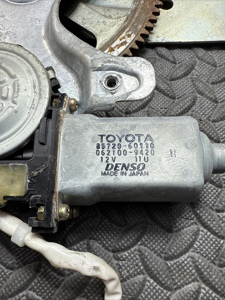 Regulador de ventana eléctrico trasero derecho Toyota Land Cruiser LX470 1998-2007 OEM Foto 3 de 4