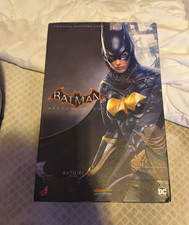 Hot Toys Batgirl Batman: Arkham Knight 1:6 Scale Action Figure Black/Yellow