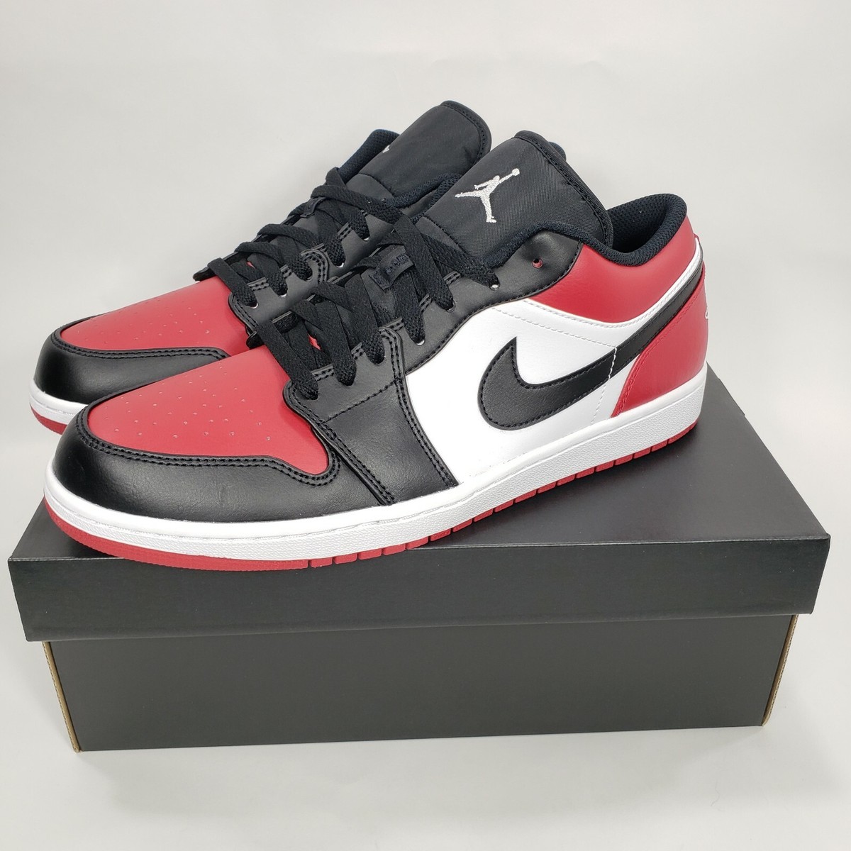 Nike Air Jordan 1 Low Bred Toe Mens Size 11 Black Red White Nike Air Jordan 1 Low Bred Toe Mens Size 11 Black Red White