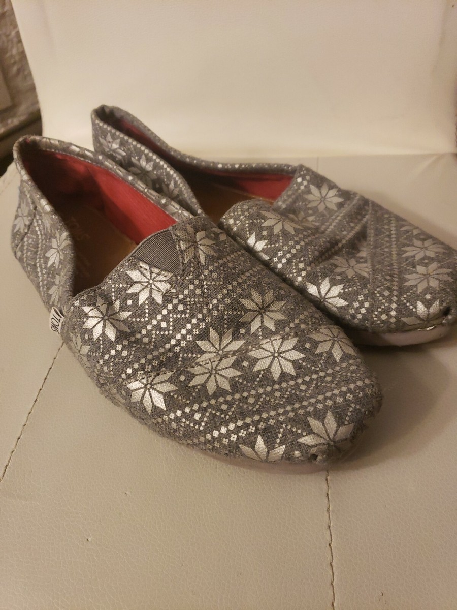 TOMS snowflake poinsetta Gray Fabric Slip On Flat Comfort Women’s Shoes