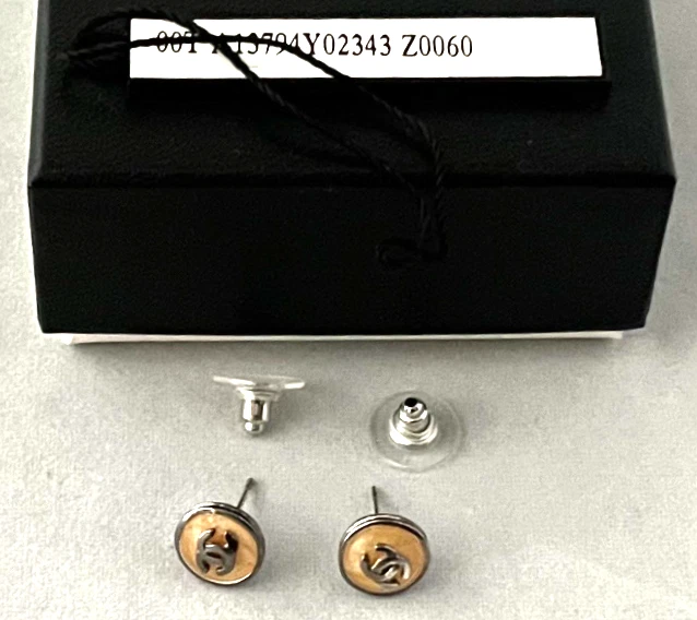 Aretes circulares CHANEL concha naranja/plateado logotipo CC con caja Foto 2 de 4