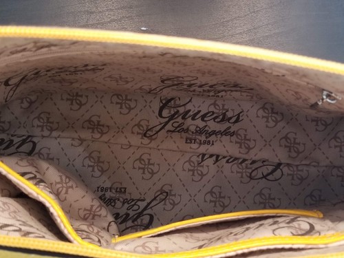 GUESS LOS ANGELES EST. 1981 WOMEN S SHOULDER BAG YELLOW - 第 2/3 張圖片