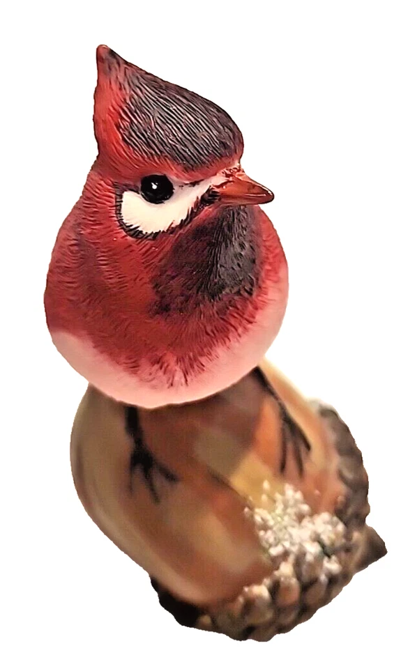 Red Cardinal Bird on a Snow Dusted Brown Acorn Nut Resin 6” Shelf Sitter - Изображение 2 из 4