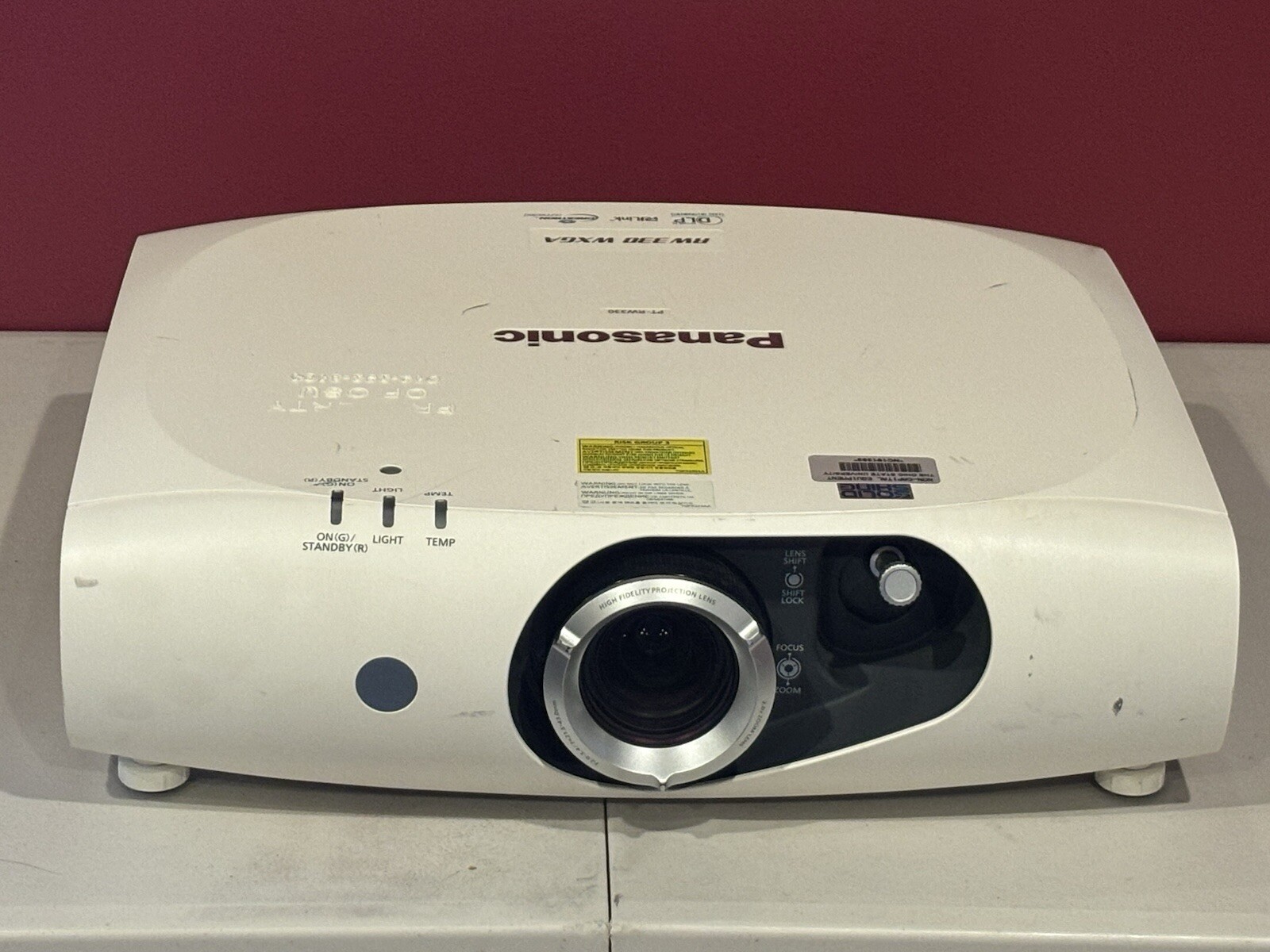 Home Theater Panasonic PT-RW330 WXGA DLP Laser Projector/HDMI/, 4880 hrs, Remote