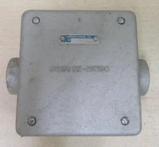 Crouse Hinds FDC32 2 Gang Electrical Box with 2 1" Hubs and S1002G Cover