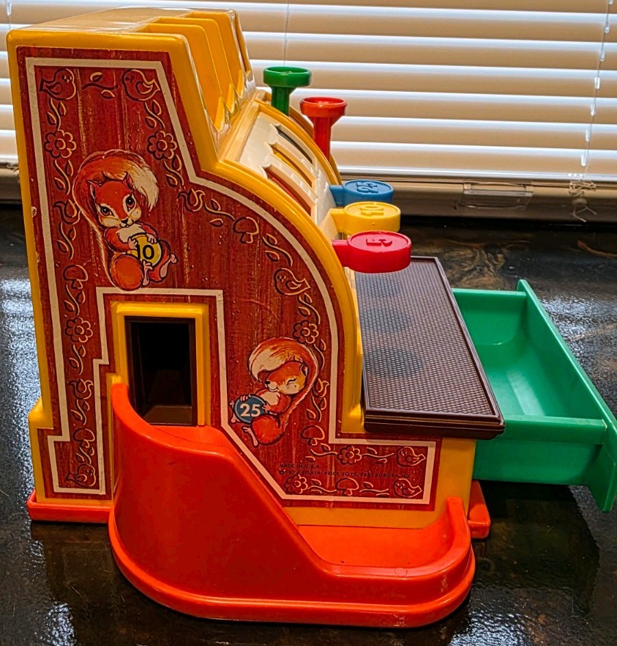 как выглядит Vintage 1974 Fisher Price Cash Register. 926 Drawer Crank Bell Working No Coins фото