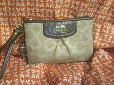 Vintage Coach Brown Gold Canvas Wristlet w/Signature Logo.