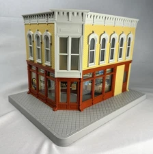 MTH RAILKING FRISKY BUSINESS PET SHOP CORNER CITY BUILDING 30-90388! O GAUGE!