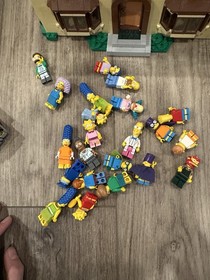 Lego Simpsons Lot Playset with Kwik E Mart pieces, (Pls read description)