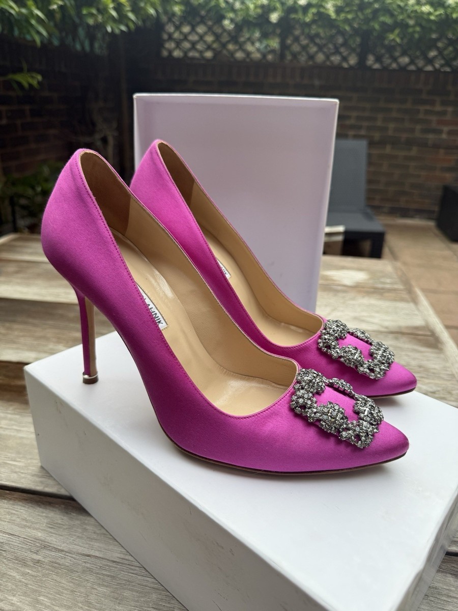 Manolo Blahnik Hangisi Fuchsia Satin Pumps EU 40 105mm