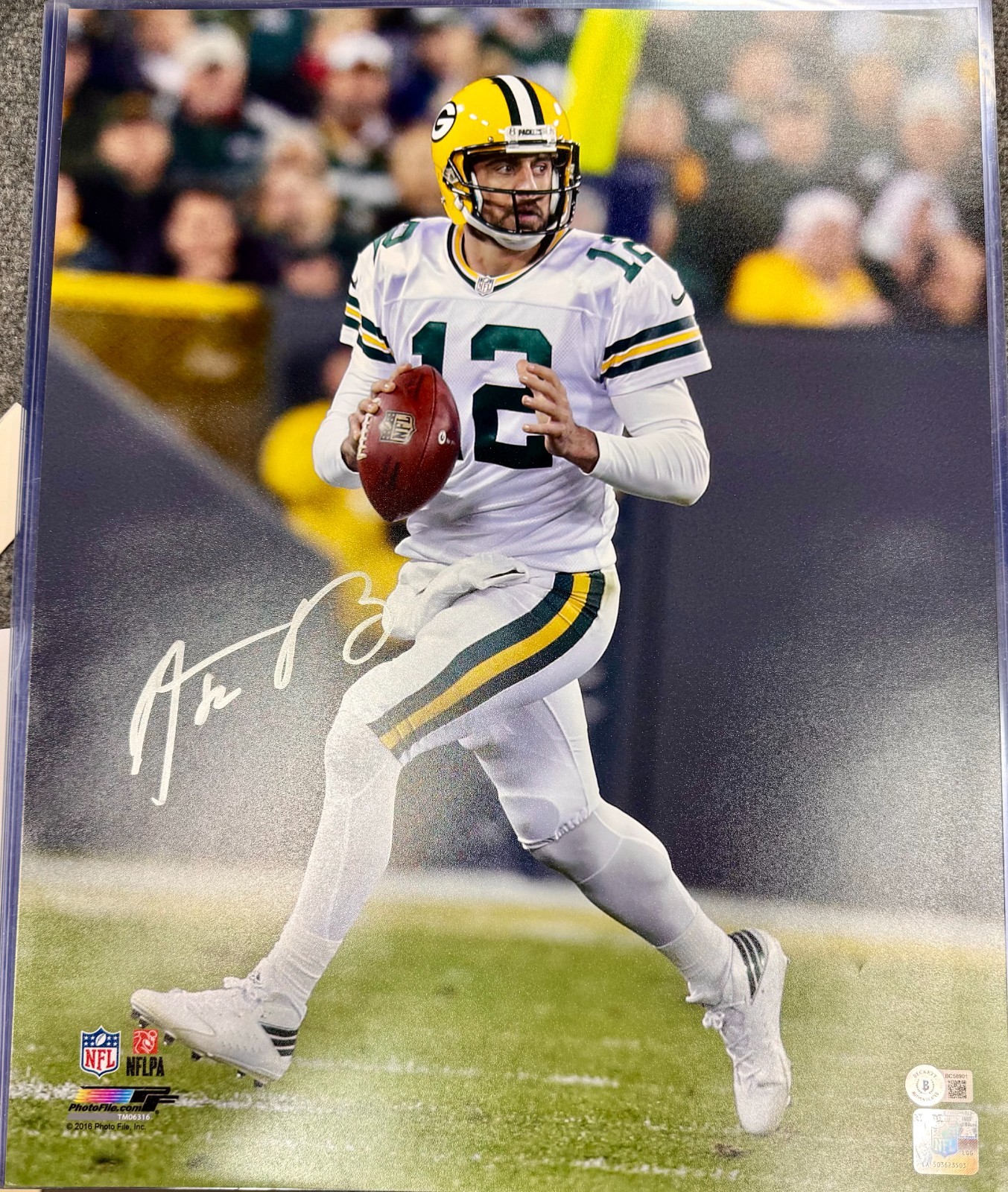 Aaron Rodgers Autographed Signed Green Bay Packers 16x20 Photo Packers NFL Beckett Authenticated Auto 