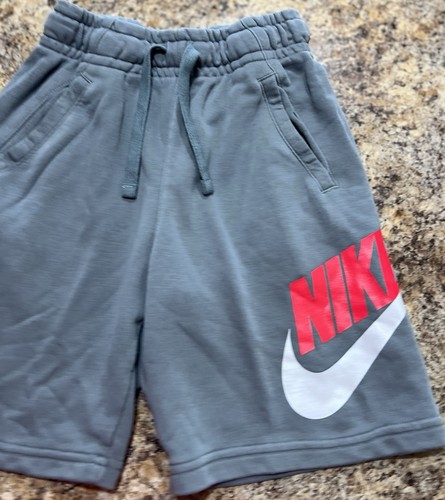 Boy’s Nike Shorts Size 10/12 - Picture 3 of 3