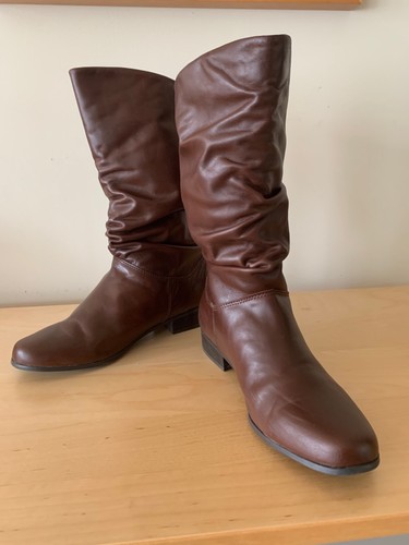NEW ST JOHN'S BAY JAMIE BROWN LEATHER BOOTS 9.5M