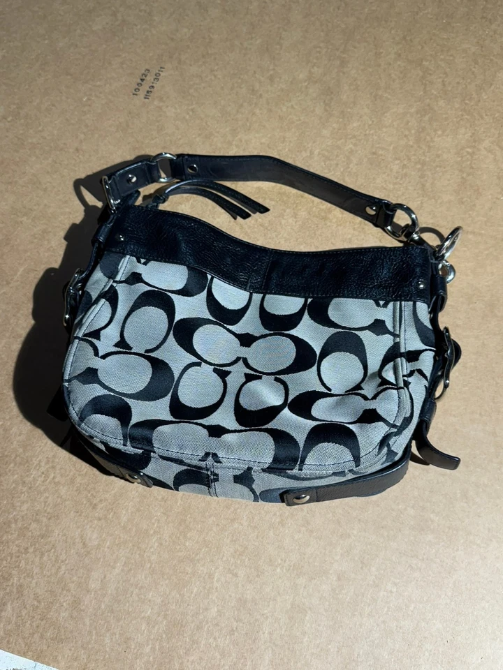 Bolso de Hombro Coach Zoe Signature - Lona y Cuero Negro y Gris - BONITO Foto 2 de 4