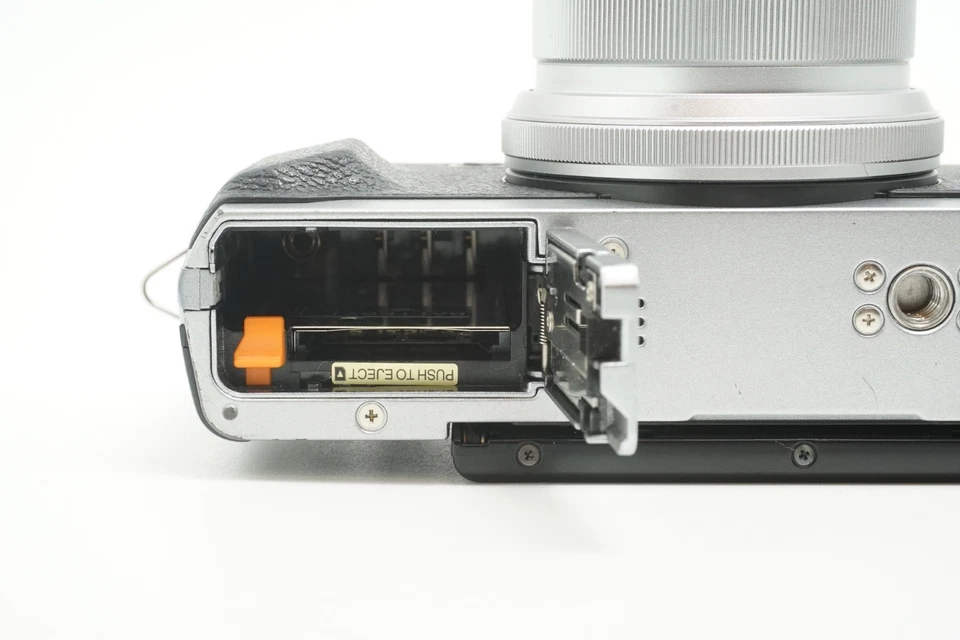 Fujifilm FinePix X30 12MP Digital Camera Silver MINT Japan Great Holiday Gift - Image 4 of 4