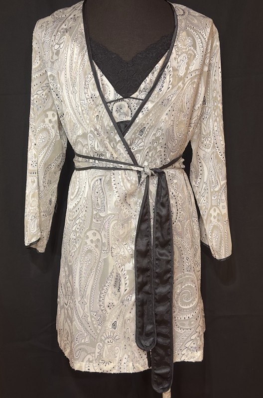 Vintage Y2K Morgan Taylor Black White Paisley Peignoir Set Satin Robe Gown L