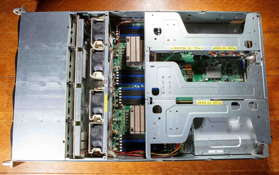 Servidor Barebone Supermicro 6028U-TR4T+ 2U con X10DRU-i+ y rieles Foto 4 de 4