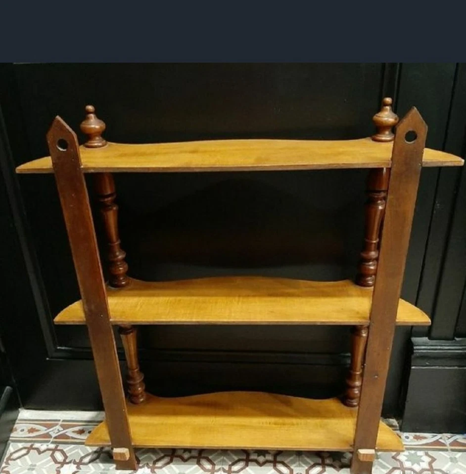 Étagère ancienne à suspendre bois clair - Photo 3/3