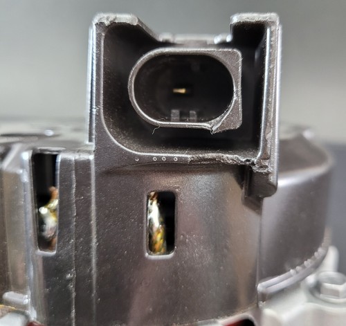 CONECTOR ENCHUFE ARNÉS COLETA ALTERNADOR PARA FORD FIESTA L3 Y L4 2011-2018. - Imagen 6 de 9