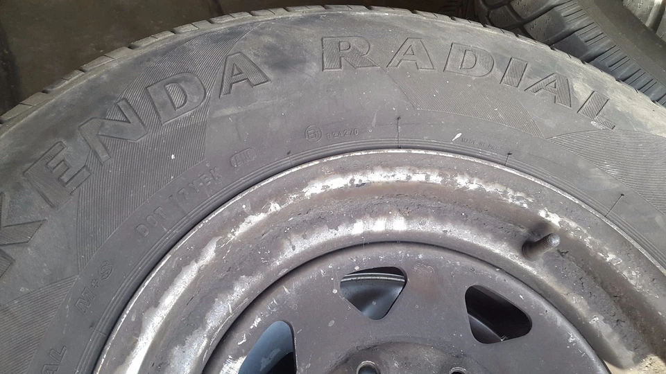 Hyundai Galloper II Mitsubishi Galloper Nissan Terrano Stahlfelge 7 J - Bild 2 von 4