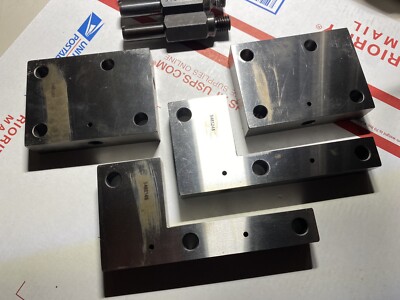 HPC500 Cincinnati Milacron HPC500 Maxim Pallet Rest Pads & Locating Pins
