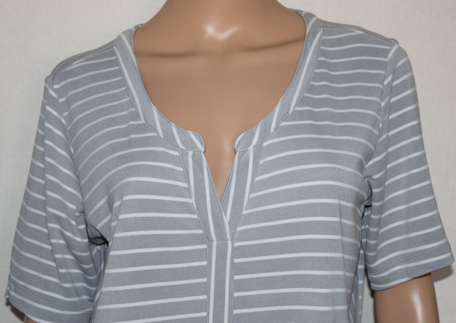 Athleta Gray White Striped Short Sleeve V-Neck Shirt Dress Size M