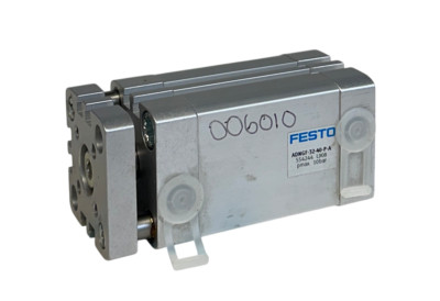 FESTO ADNGF-32-40-P-A / 554244 PNEUMATIC COMPACT CYLINDER 40mm