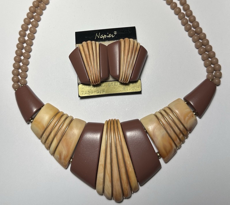 Napier “Woodland Hues” Chunky Necklace & Earrings, Brown & Tan Resin, 1985