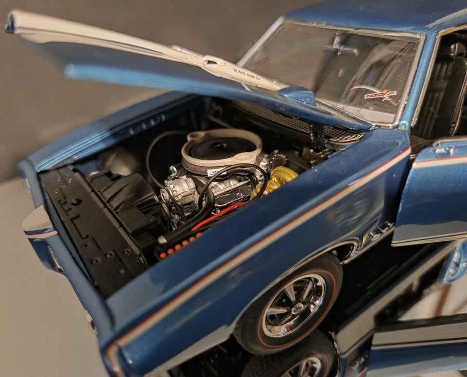 RARE!  Danbury Mint, 1969 Pontiac GTO Coupe, Blue/White Stripe, 1:24 Diecast - Image 3 of 4