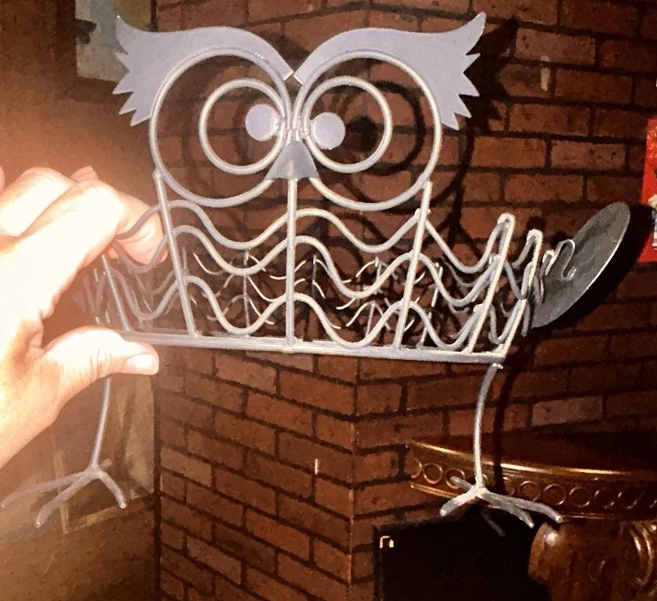 2 Owls. Black. Metal Pumpkin Stands. Halloween. Autumn. Fall 10”x8.25” &4”x5.25” - Image 3 of 4