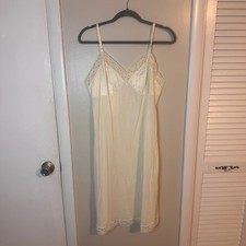 Vintage Vanity Womens Fair Ivory Nightgown Nightie SZ 38