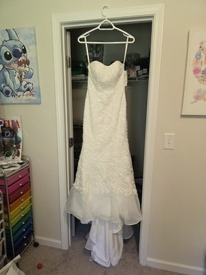 Davids Bridal Wedding Dress Galina Signature Sophisticated & Stylish, Petite 2P