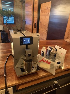 Jura ENA 8 Automatic Coffee Machine (Metropolitan Black) + Accessories