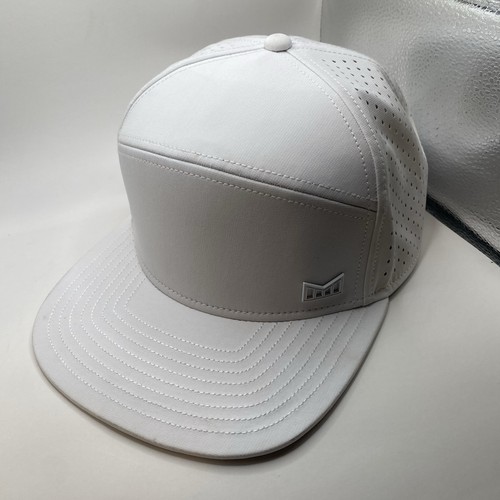 Melin Trenches Icon Hydro weiß Größe Large Druckknopflasche 5 Panel