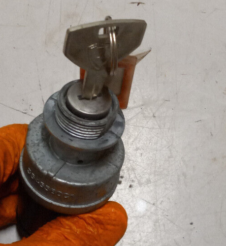 International Ignition Switch w/Key - 3545580C1 3545580C2 033-001-001 4201104 - Picture 6 of 12