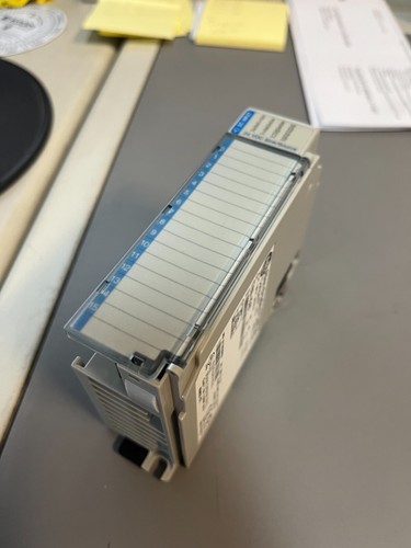 Allen-Bradley 1769-IQ16 SER A. F/W REV 3.1 PLC Input Module. - 第 1/2 張圖片