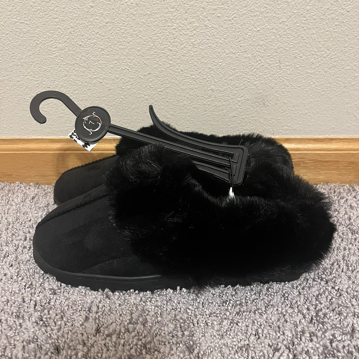 SAOLA (NUOVO SENZA SCATOLA) 7W 5 5M Sole Mates Pantofole Fuzzy "Nero"