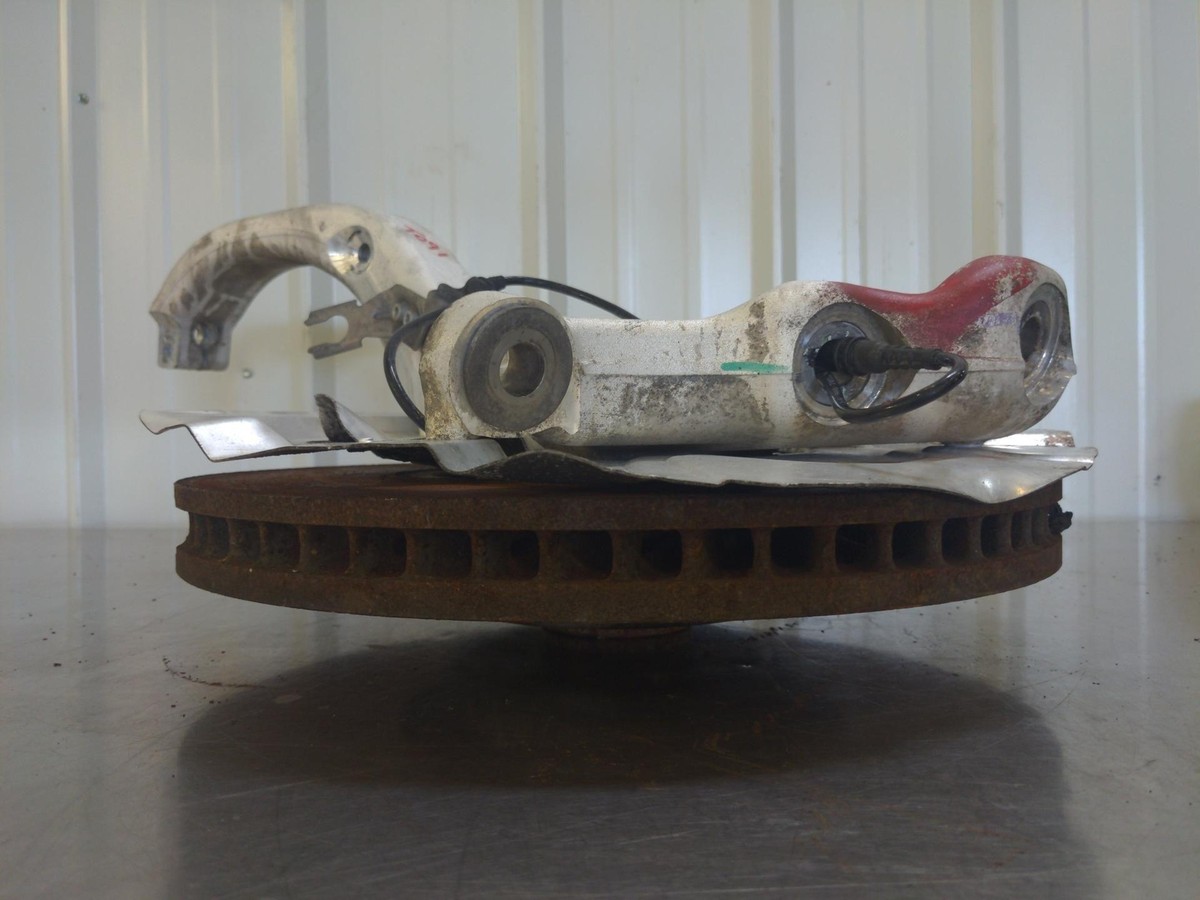 10-19 BMW X6M LH Left FRONT Spindle Knuckle *BENT DUST 10-19 BMW X6M LH Left FRONT Spindle Knuckle *BENT DUST
