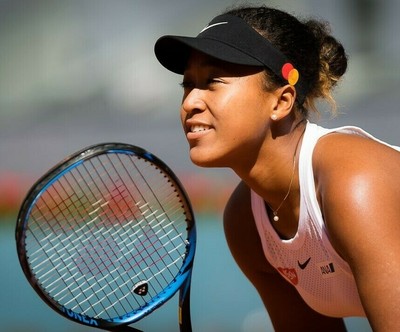 nikecourt women's featherlight aerobill tennis visor