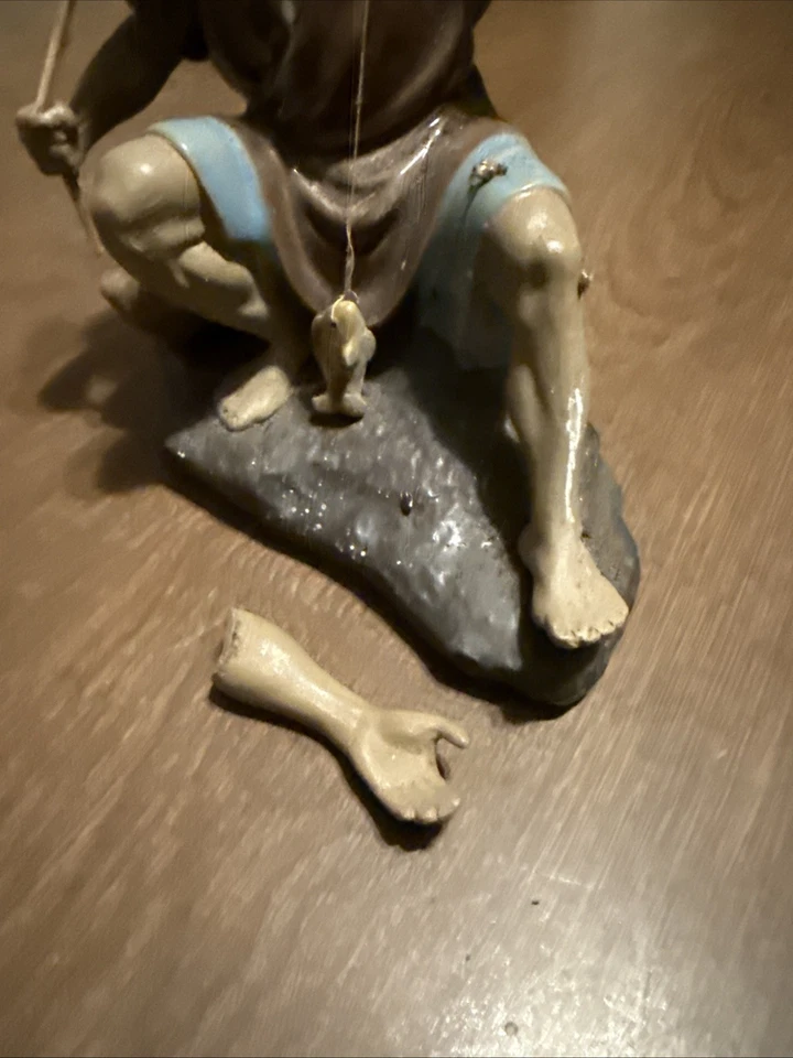 Antigua estatuilla china de cerámica de pescador Sheeshan Mudman pintada a mano de colección Foto 4 de 4