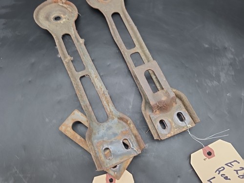 BMW E28 REAR SUBFRAME MOUNT BRACKETS T5-37 - Bild 3 von 10
