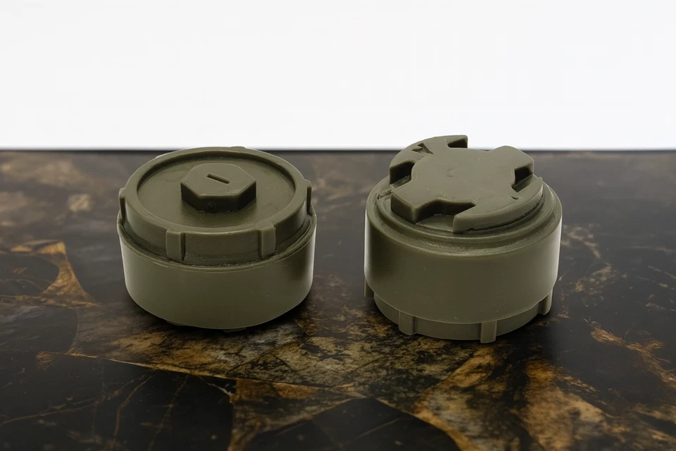 INERT M14 "Toepopper" Anti-Personnel Land Mine 1:1 Size Plastic Replica - Image 4 of 4