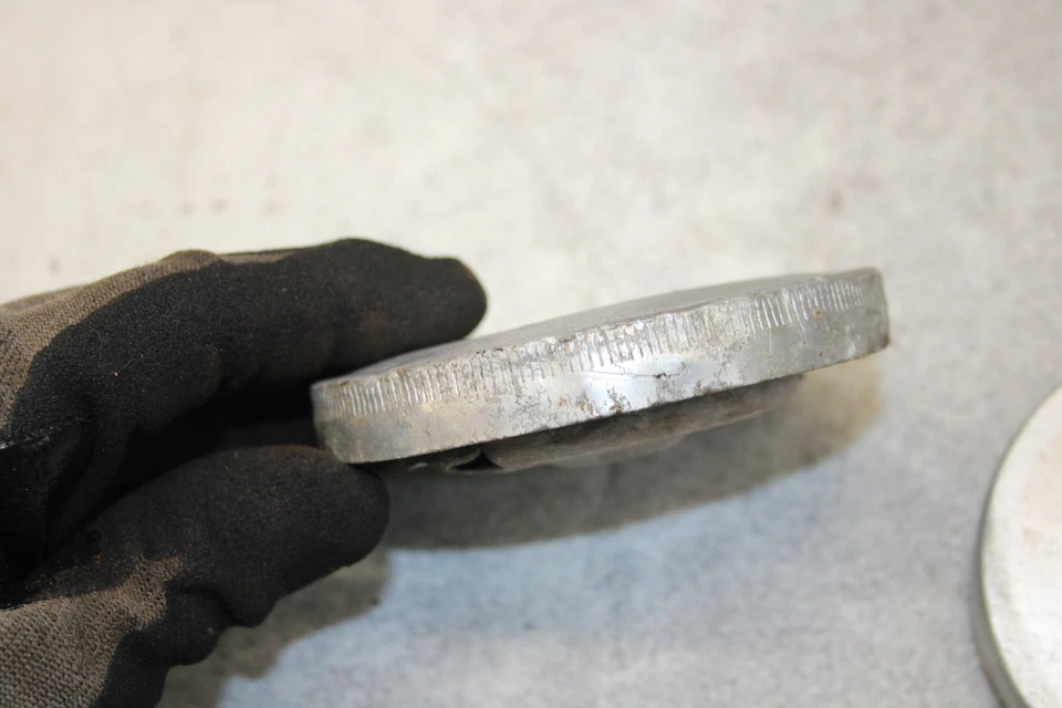 Yamaha YD2 250 1959 tanque de combustible de aluminio tapas de gasolina V12-2446 ABK Foto 3 de 4