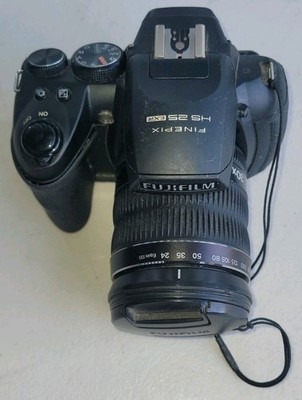 FUJIFILM FINEPIX HS 25 EXR W 4.2-126MM F/2.8-5.6 30X ZOOM LENS STRAP/CAP